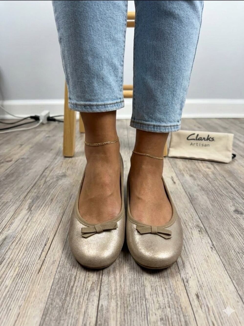 Clarks Women's Artisan Collection Champagne Metallic Leather Bow Ballet Flats 5